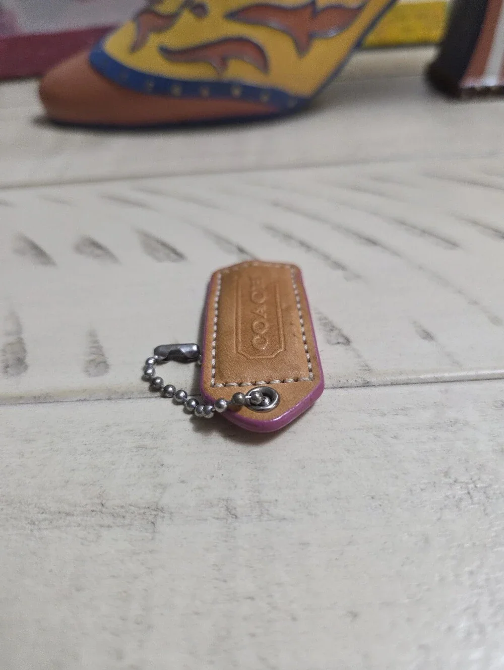 COACH Tan & Pink Leather HangTag, EUC